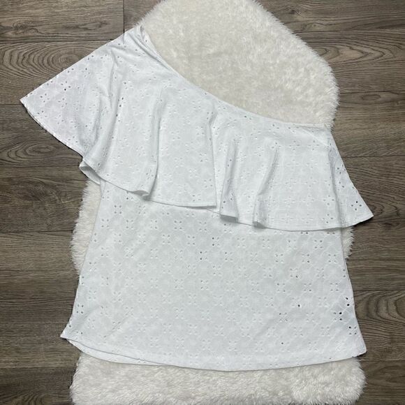Torrid Top White Eyelet One Shoulder Size 1 Ruffle Cute Short Sleeve Shirt - Picture 4 of 11